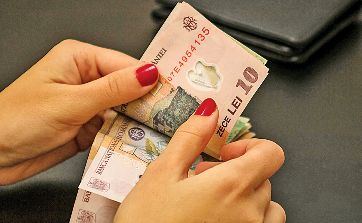
    “Îi luăm, nu-i dăm”, ar putea  spune românii cu leafa  minimă pe economie   