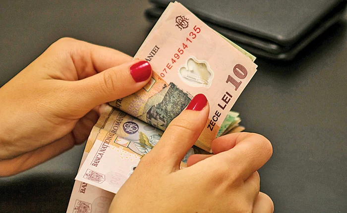 
    “Îi luăm, nu-i dăm”, ar putea  spune românii cu leafa  minimă pe economie   