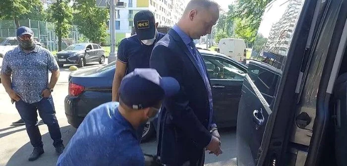 Ivan Safronov în momentul reţinerii de către agenţi FSB FOTO Arhivă