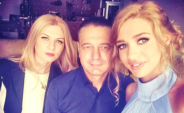 Laura e cu 25 de ani mai mică decât Cristi Boureanu