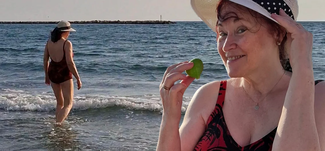Solista Natalia Guberna arată impecabil la plajă, la 68 de ani. Recent s-a bronzat la Mamaia
