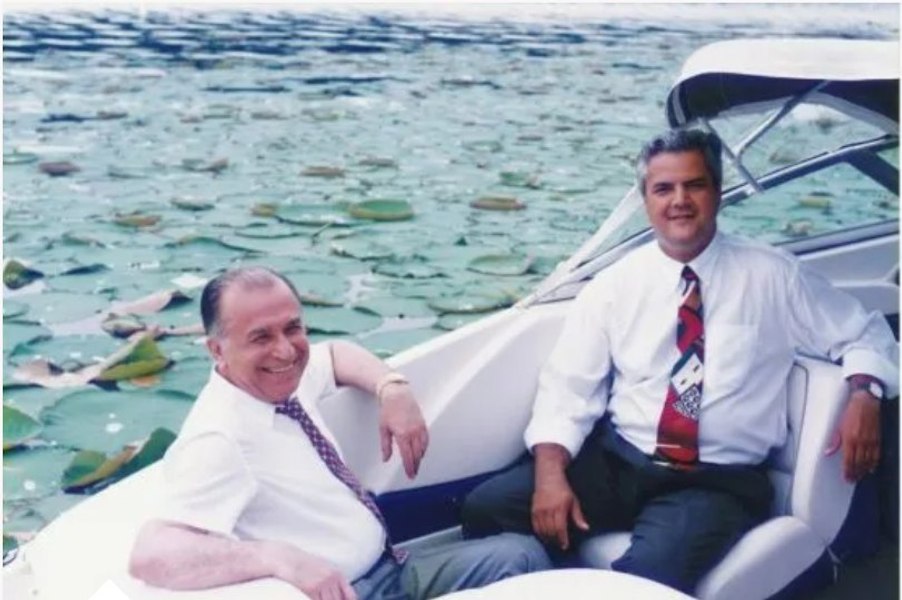 Adrian Năstase publică un mesaj primit de la Ion Iliescu: „Noi, oamenii politici, avem o datorie față de viitorul României”