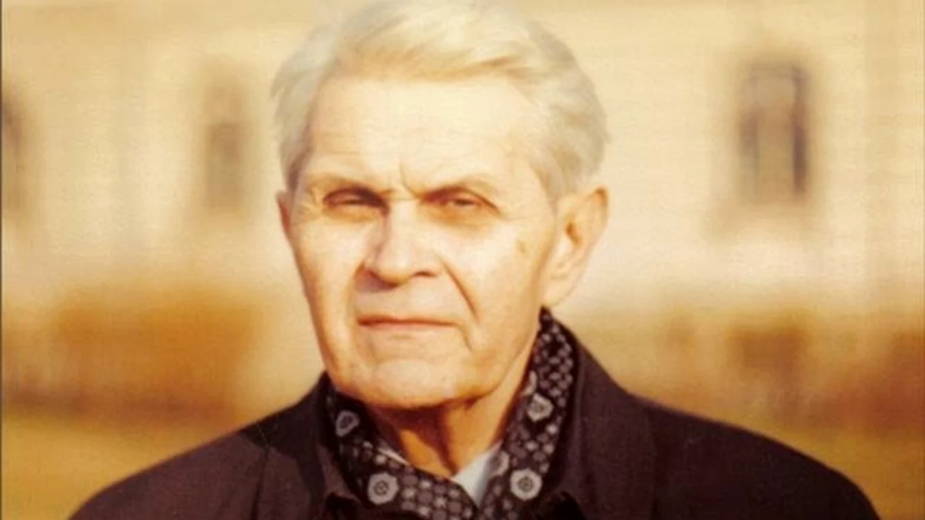 În pușcăriile comuniste, Seniorul Corneliu Coposu a scris, în minte, tratate de drept, o Constituţie a României, iar în clipele de dor a scris şi poeziiFOTO: historia.ro