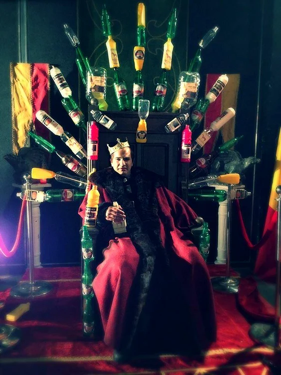 
    Traianis Băsescu pe Tronul de Fier  