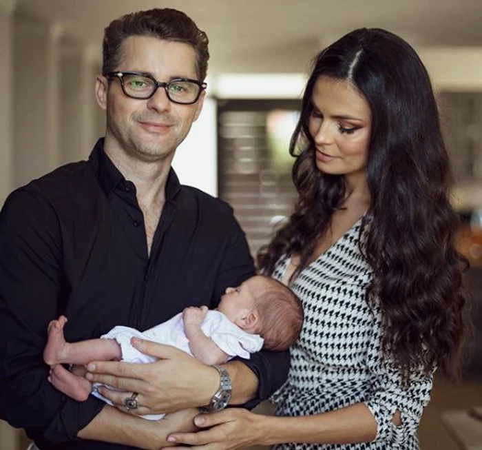 
    Adi Sînă și Anca Serea își vor boteza fetița în această lună, în data de 16 NoiembrieFoto: Instagram  