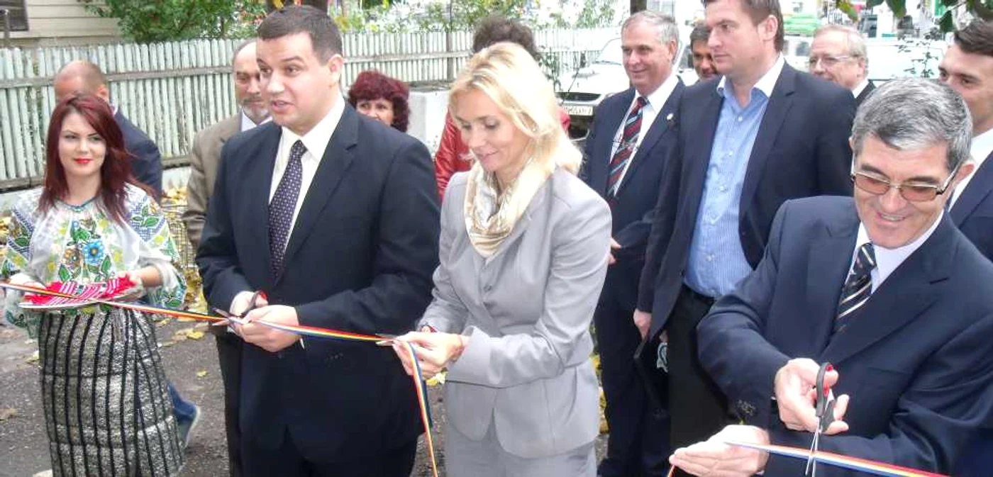 Inaugurarea sediului PMP s-a făcut cu tăierea panglicii