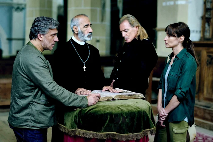 Armand Assate şi Răzvan Vasilescu in filmul The Wanderers.