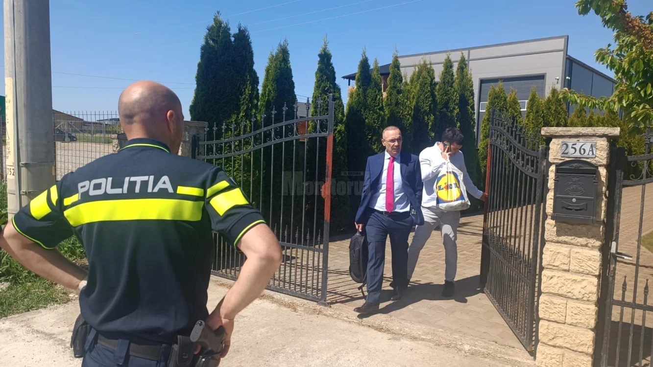 Momentul în care șoferul se predă polițiștilor FOTO Monitorul de Suceava