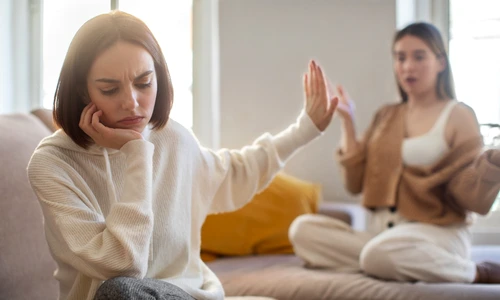 Taci pentru a evita conflictele  Sursa foto shutterstock 2253955075 jpg
