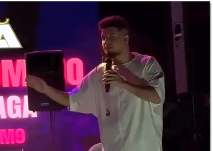 VIDEO Babasha, atacat cu sticle în timpul unui concert în Banat. Manelistul a plecat de pe scenă: „Nu e frumos”