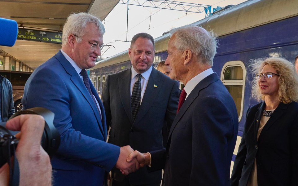 Vizite-surpriză la Kiev. Liderii din Europa lucrează asupra garanțiilor de securitate pentru Ucraina