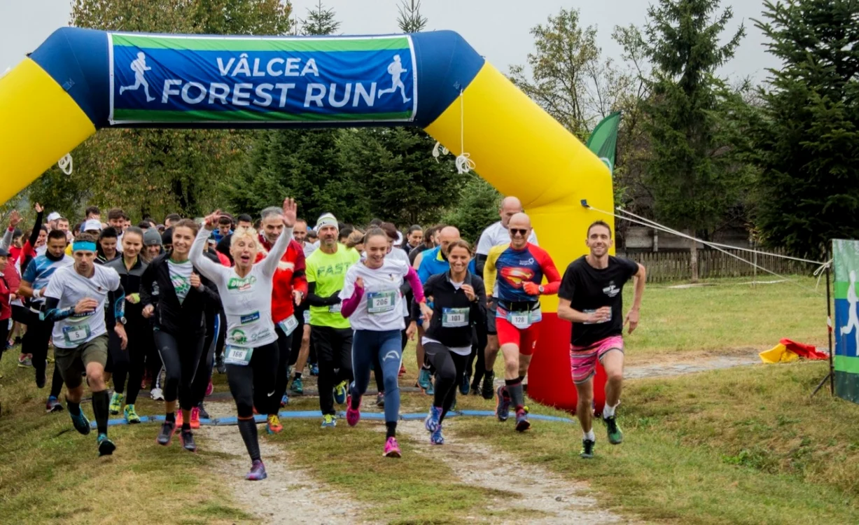 Imagini de la ediţiile anterioare ale evenimentului sportiv caritabil organizat de Fundaţia Comunitară Vâlcea - „Forest Run” Foto Vâlcea Forest Run