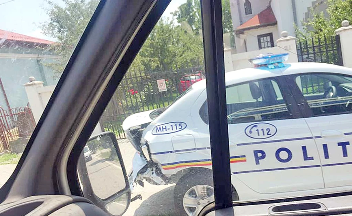 
    Autospecialele noi au fost “șifonate”Foto: Facebook / Valentin Albu  