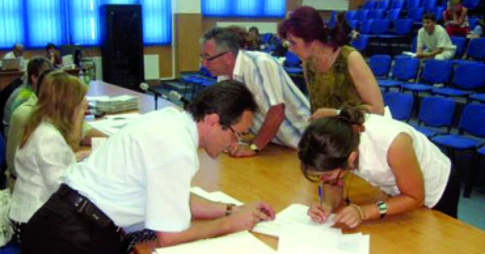 Hunedoara: ORAŞUL PE SCURT / Concurs pentru suplinitori