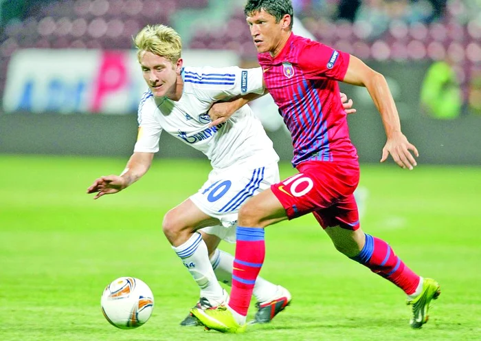 
    Stelistul joacă din ce în ce mai bine  