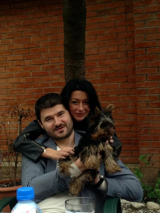 Denisa era foarte drăgăstoasă cu soțul ei, Cornel, chiar și în publicfoto: arhiva personală