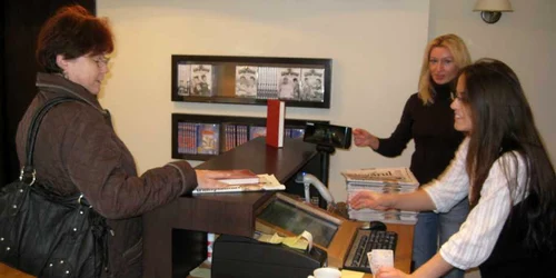Librăria Adevărul de la Galaţi este deschisă până seara târziu