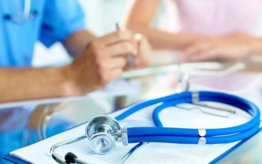 Guvernul schimbă modul de finanțare a medicilor de familie: plata per serviciu medical crește de la 1 ianuarie 2026