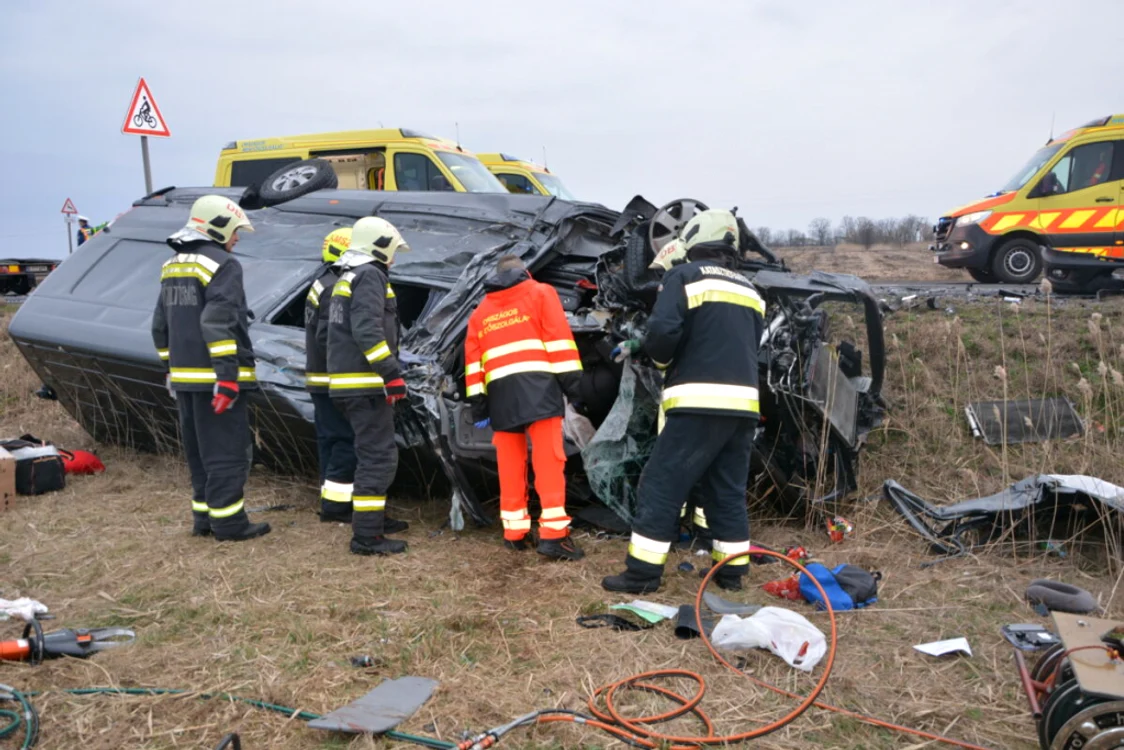 Accidentul s-a petrecut pe Autostrada 42, în Ungaria FOTO Antena 3 CNN