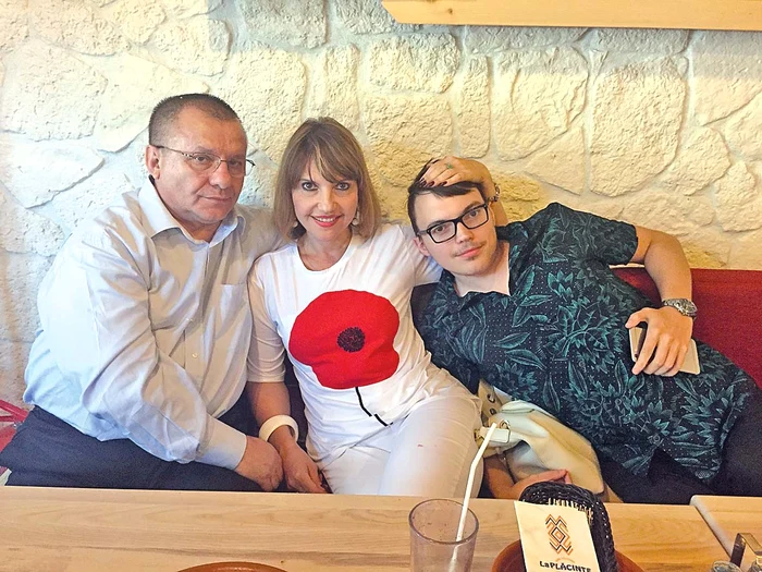 Noul iubit al vedetei, Georgică Cornu, s-a atașat de Victoraș