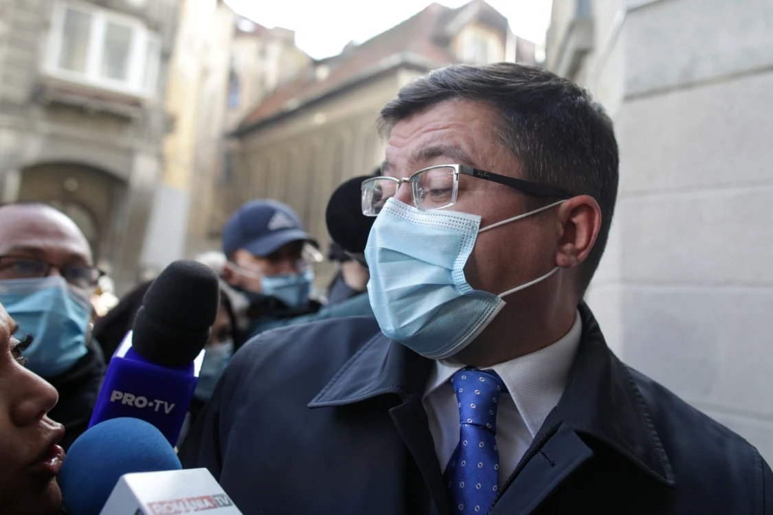 Costel Alexe la intrarea în sediul DNA. FOTO Inquam Photos /  Octav Ganea