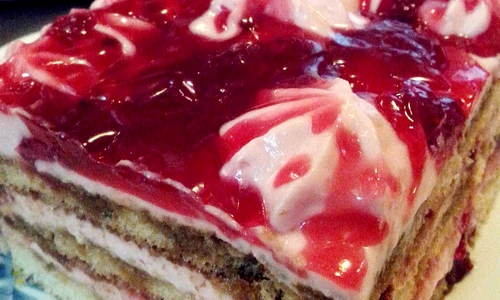 prajitura cu dulceata de trandafiri jpeg