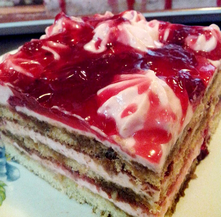 prajitura cu dulceata de trandafiri jpeg