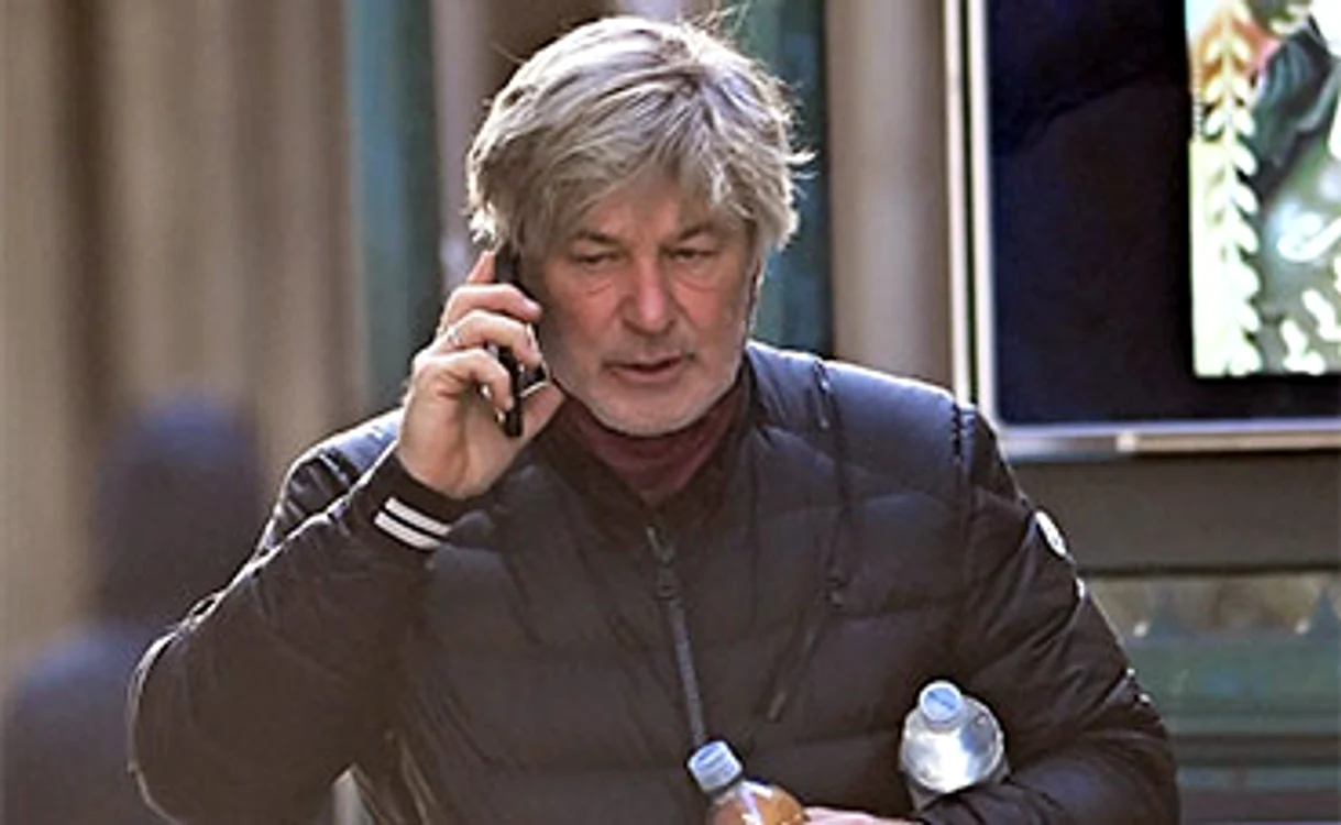 Alec Baldwin este distrus după crima produsă la filmări. Foto: Profimedia