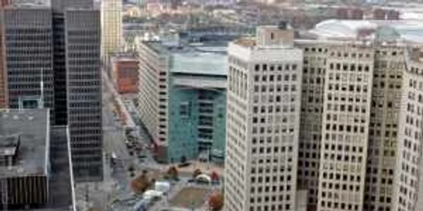  În Detroit există 60.000 de case părăsite   