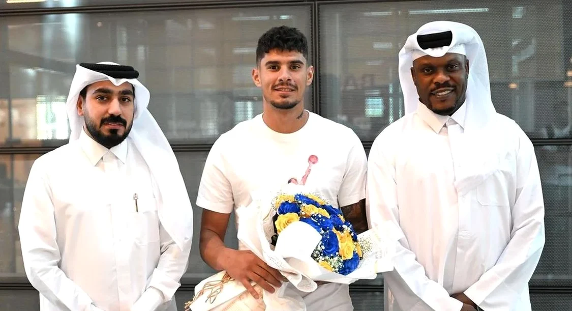 Florinel Coman a jucat ieri primul meci oficial pentru echipa arabă. Foto Al Gharafa 