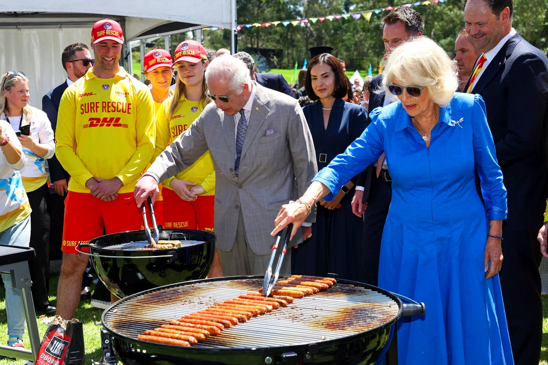 Charles și Camilla au întors carnea pe grătar (Foto: GettyImages)