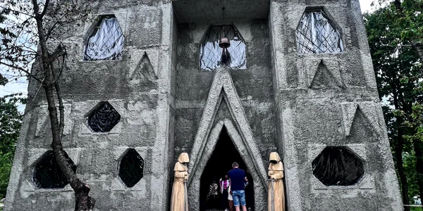 castelul vrajitoarelor gj jpg
