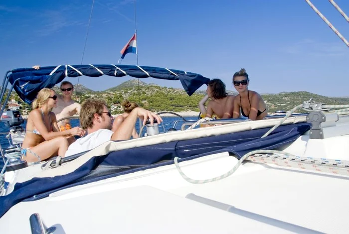 De la 1 iulie, salariaţii vor primi vouchere de vacanţăfoto: Hepta