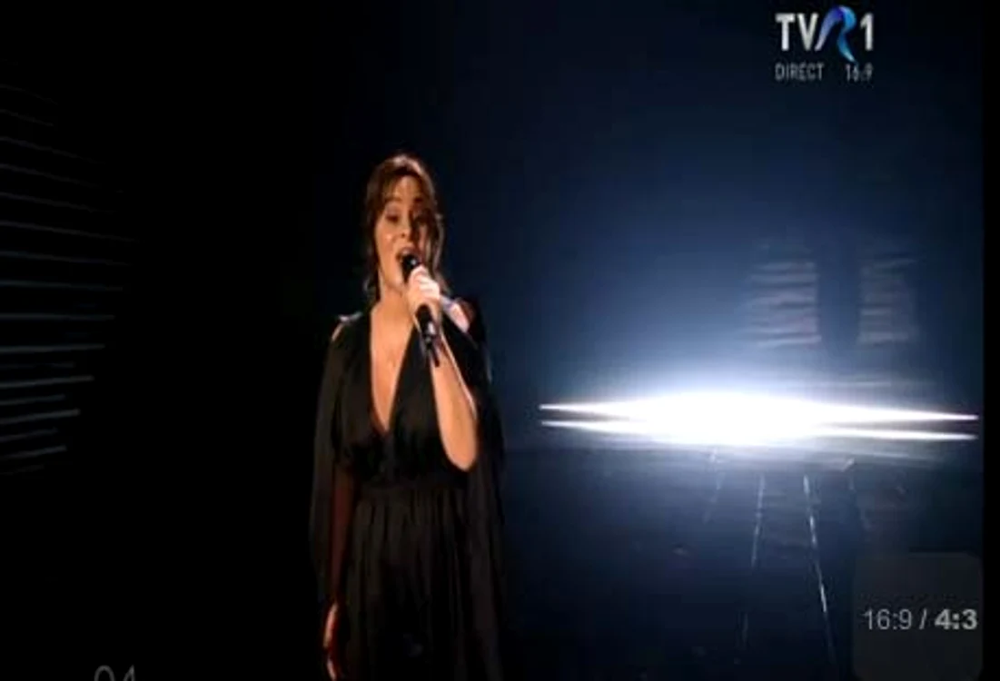 Trijntje Oosterhuis a reprezentat Olanda la Eurovision 2015, semifinala 1