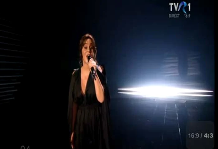 Trijntje Oosterhuis a reprezentat Olanda la Eurovision 2015, semifinala 1