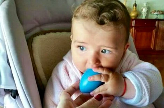 Fetiţa Elenei Băsescu şi-a cunoscut străbunicul