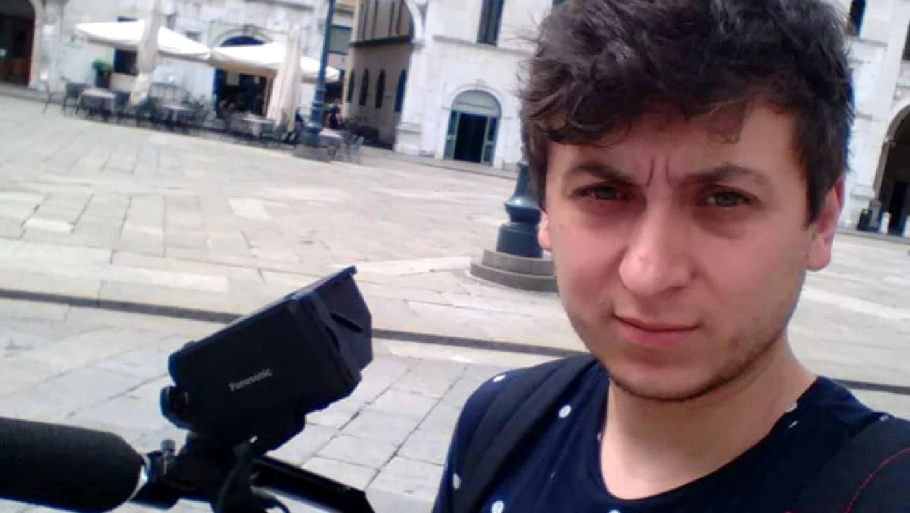 Regizorul Mihai Dragolea a sărit într-o râpă pentru a scăpa de agresori. FOTO: Arhivă persona