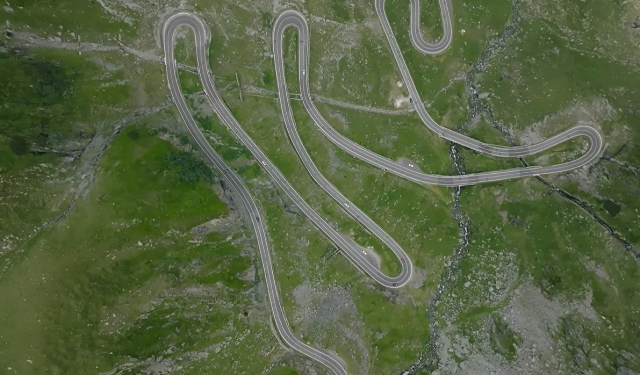 Transfăgărășan văzut din dronă. Foto You Tube / Arhivă