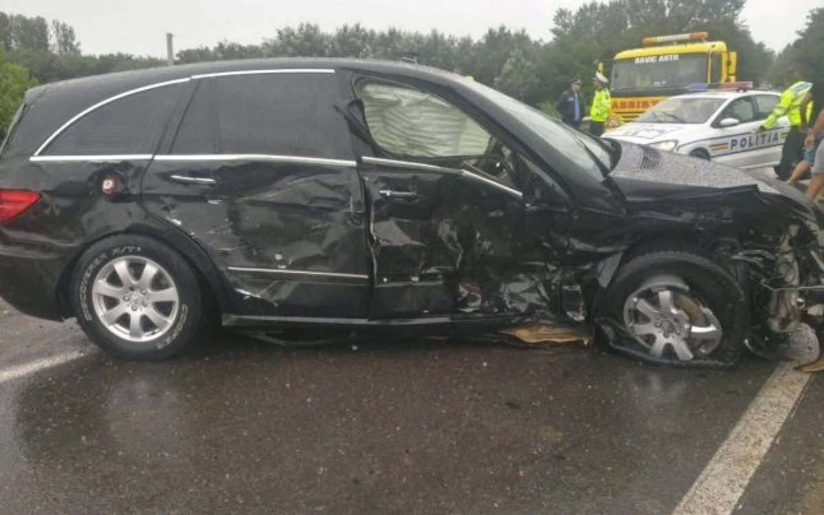 Maşina cu volanul pe dreapta implicată în accident FOTO. IPJ Vrancea
