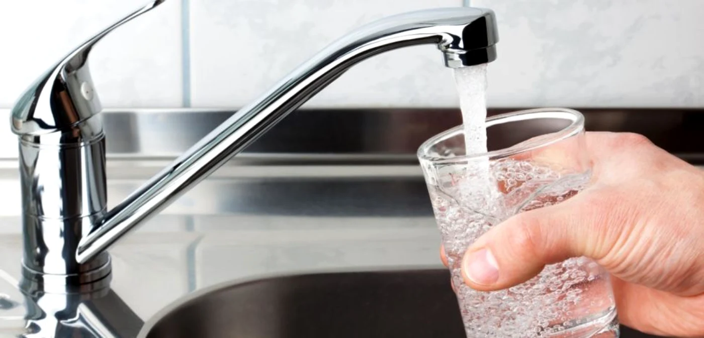 Apa furnizată prin rețeaua publică din Curtea de Argeș e infestată cu Clostridium. FOTO Shutterstock