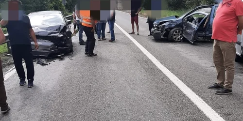 Accident pe Valea Oltului pe DN 7 - E 81 în zona Turnu - Vâlcea Foto Adevărul