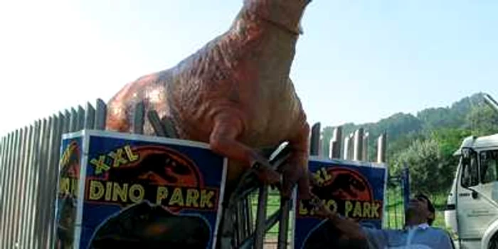 Resita: VIDEO Dinozaurii din Jurassic Park au venit la Reşiţa