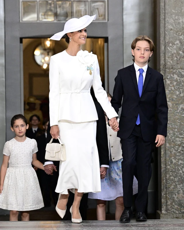 Prințesa Madeleine cu copiii la nunta de aur a părinților săi. FOTO: Profimedia