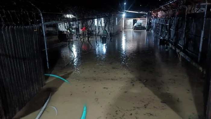 Au fost inundații în cinci județe ale țării/FOTO: INHGA