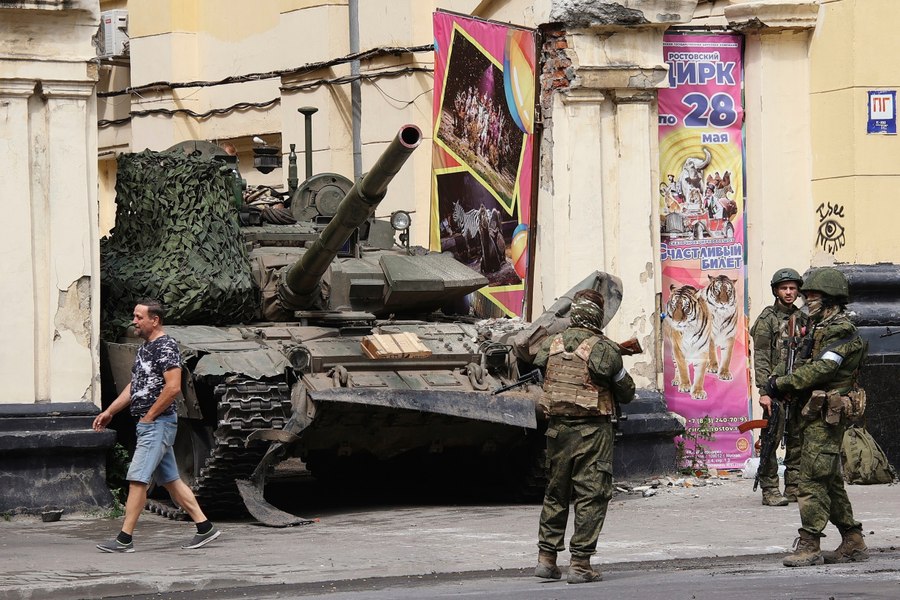 Război civil în Rusia. „În următoarele ore, loialitatea Gărzii Naţionale ruse va fi cheia modului în care se desfăşoară criza“, afirmă spionajul militar britanic