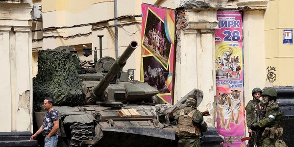 Soldati rusi pe strazile din Rostiv  Foto Profimedia (2) jpg