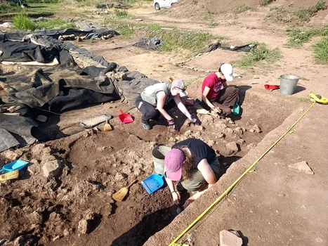 Cercetări arheologice la Rapoltu Mare (© Facebook / Muzeul Civilizației Dacice și Romane)