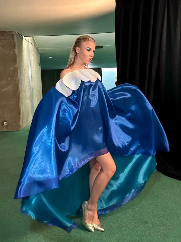 Maria Carolina de Bourbon Două Sicilii a defilat pentru Pierre Cardin. FOTO: Instagram