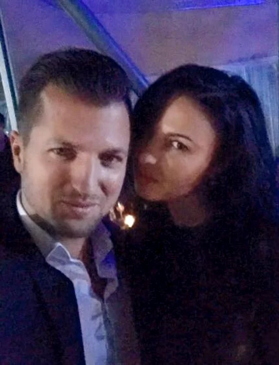 Alexandra și Valentin pozează într-un cuplu fericit pe rețelele de socializare