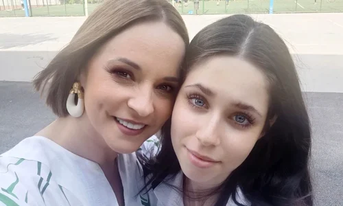 andreea marin și violeta PNG